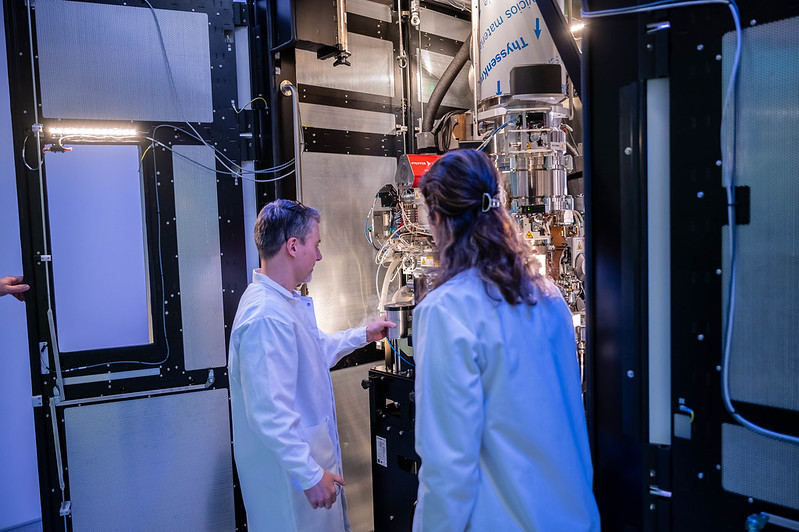 Dr. Subramaniam’s cryo-electron microscopy lab at UBC.